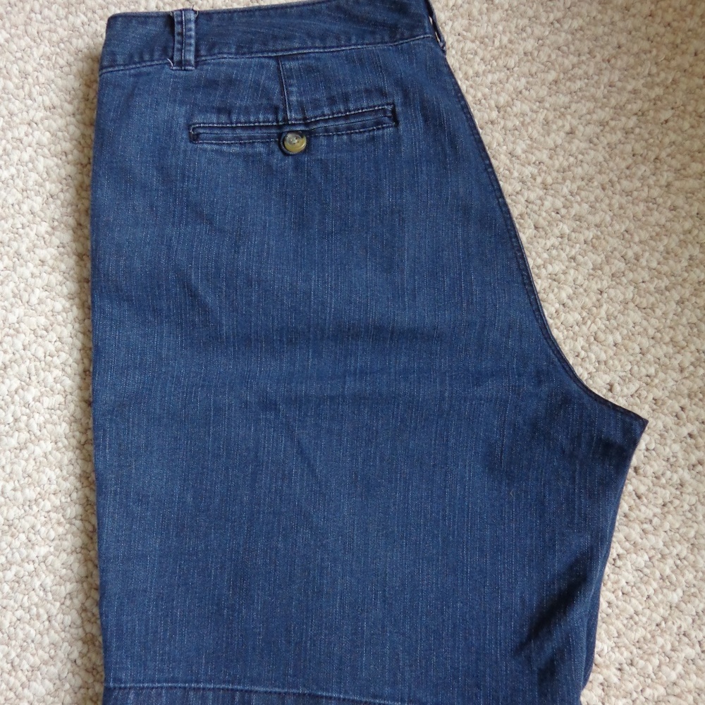 EUC Dockers blue denim shorts sz 16